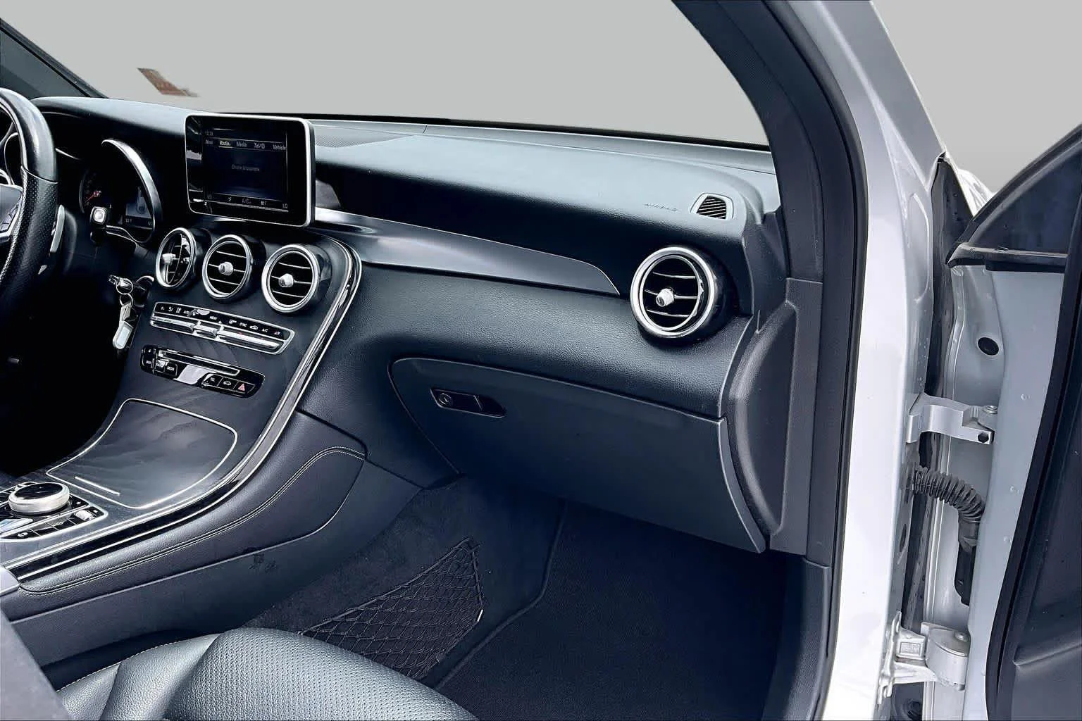 Used 2018 Iridium Silver Metallic Mercedes-Benz GLC 300 image 19