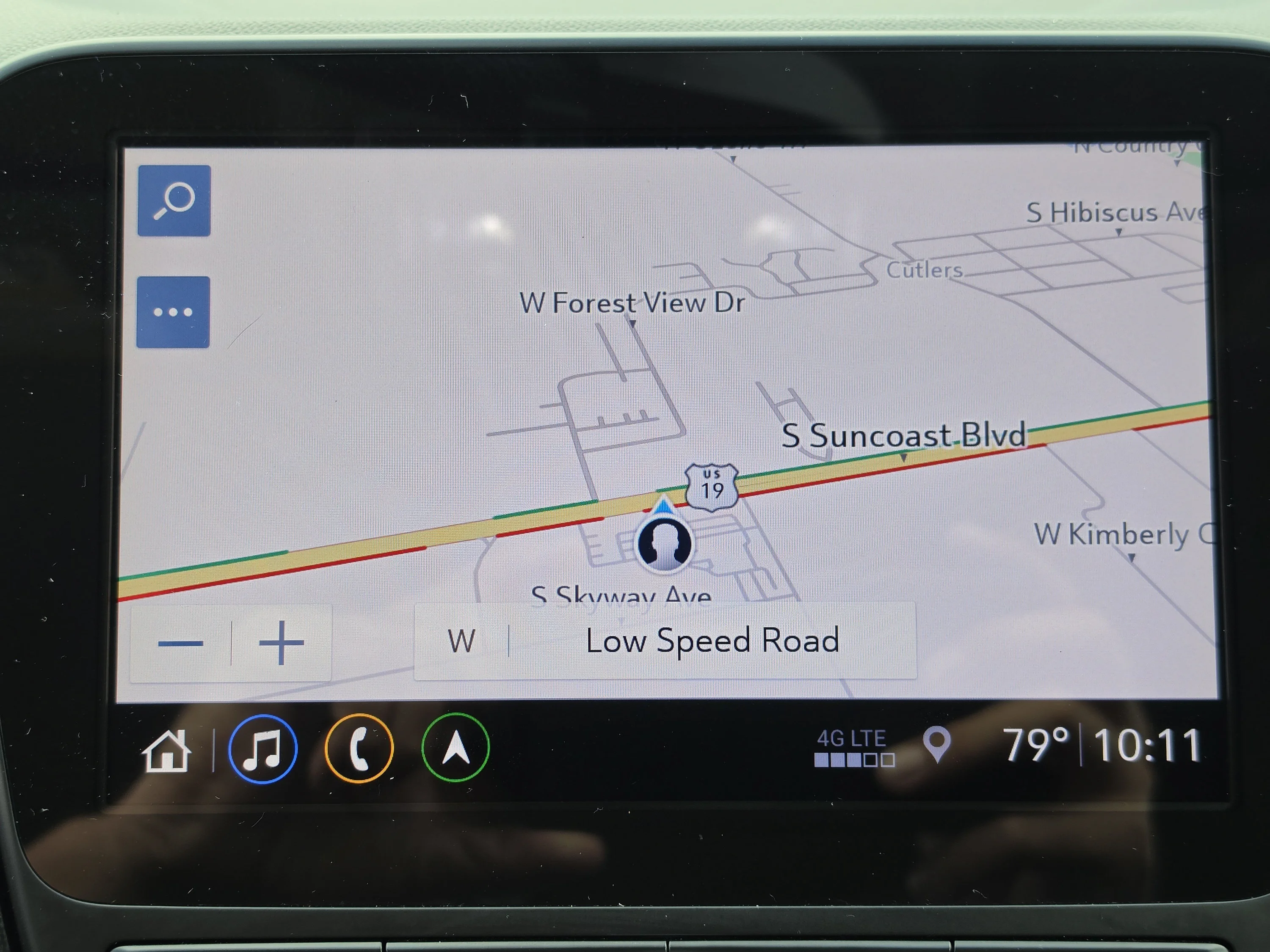 Used 2019 Silver Ice Metallic Chevrolet LT image 27