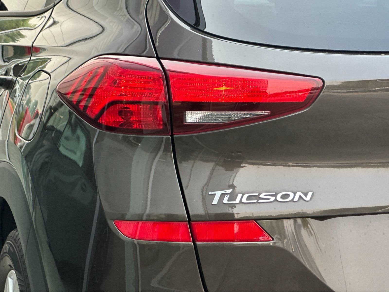 Used 2020 Sage Brown Hyundai SE image 23