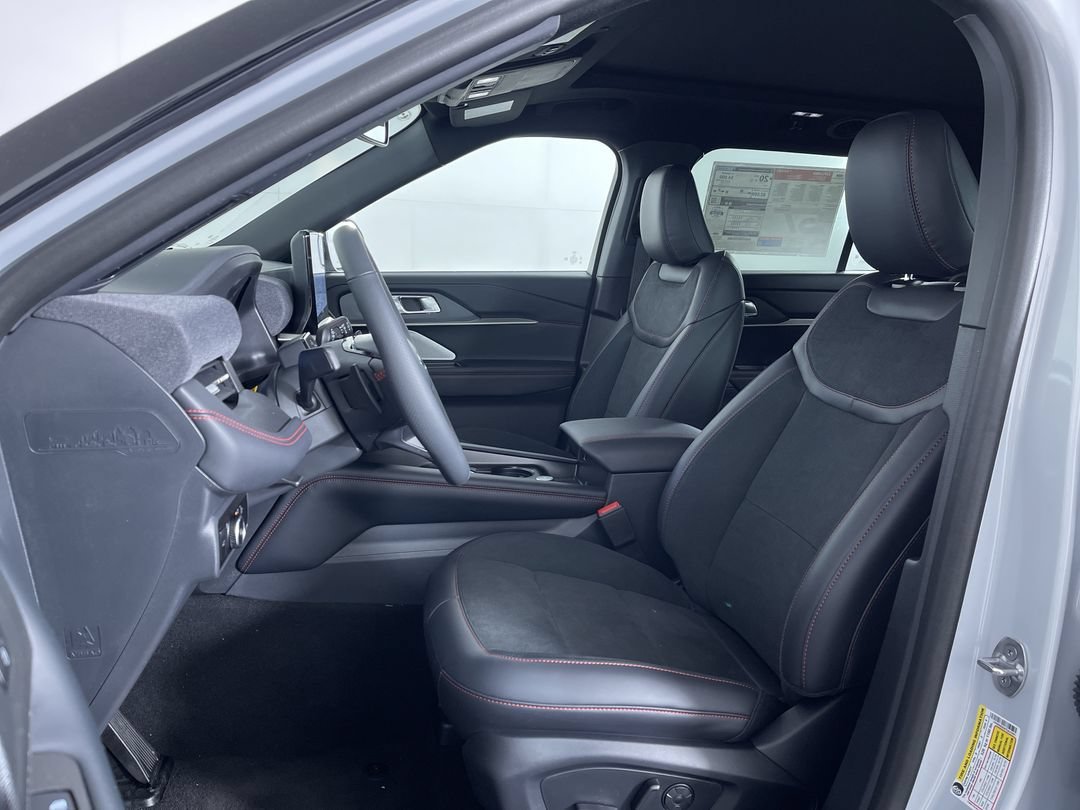 2026 Ford Explorer ST - Photo 15