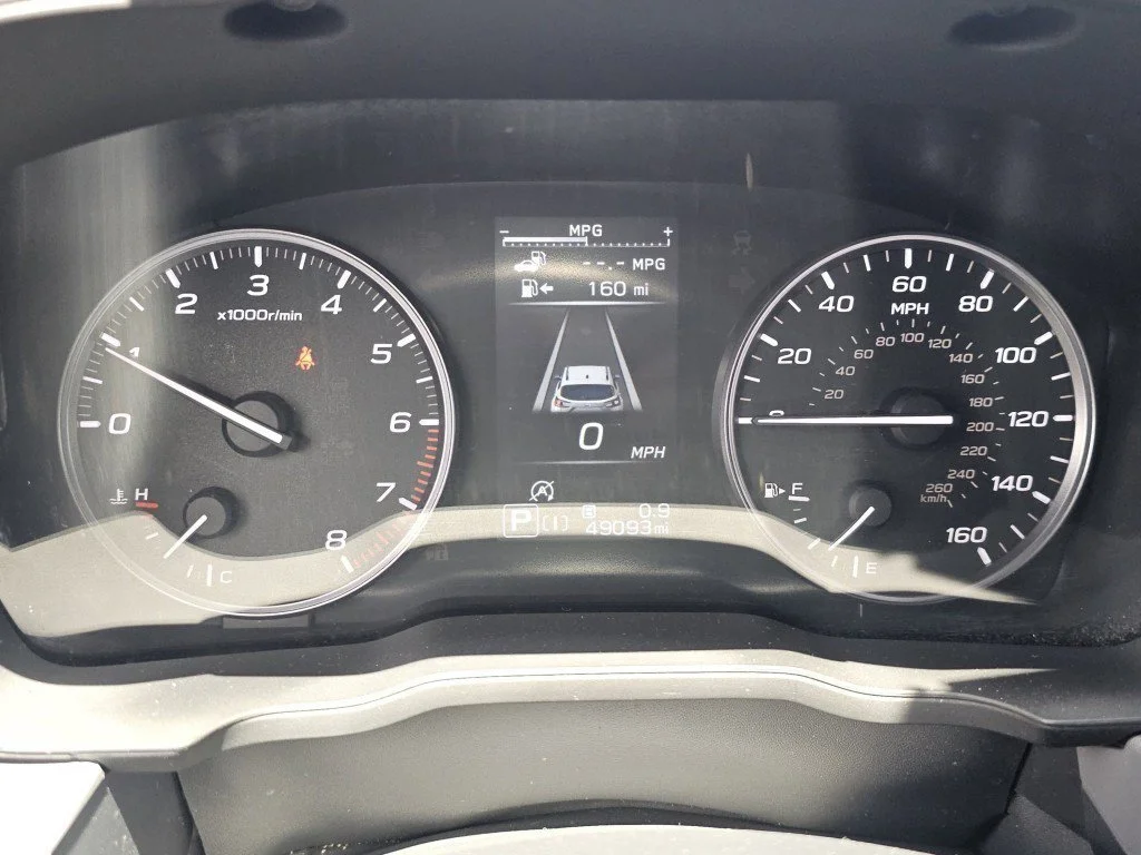Used 2025 Ice Silver Metallic Subaru Premium image 34