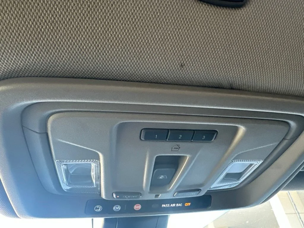 Used 2020 QUICKSILVER METALLIC GMC Denali image 28