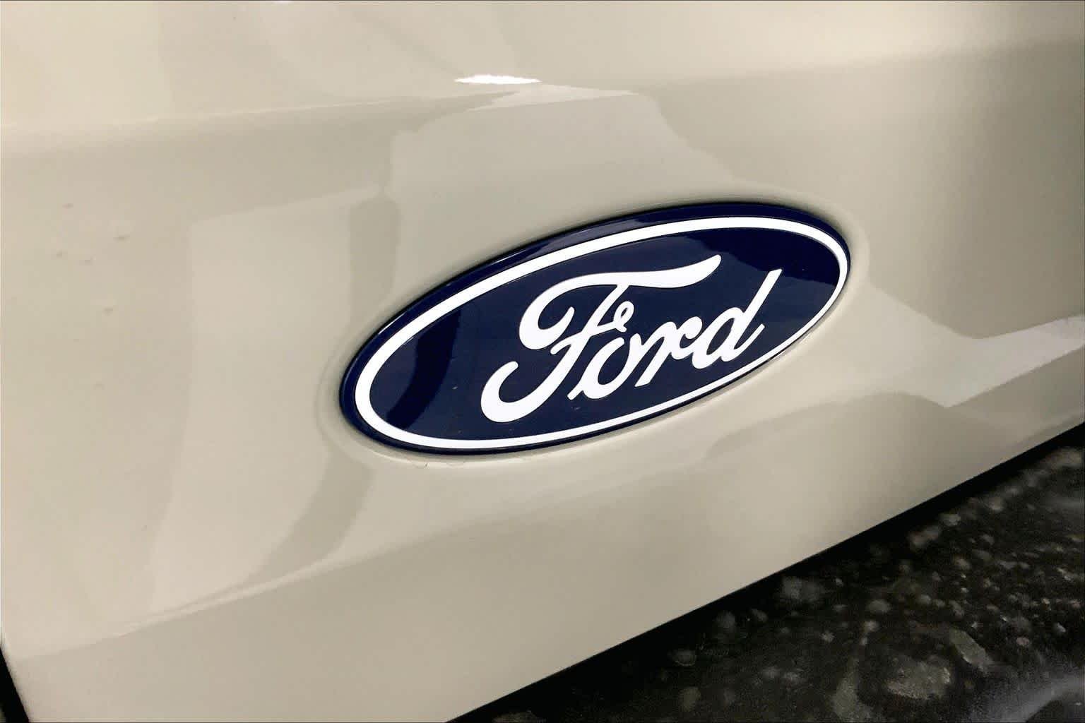 New 2026 Desert Sand Ford Outer Banks® image 12