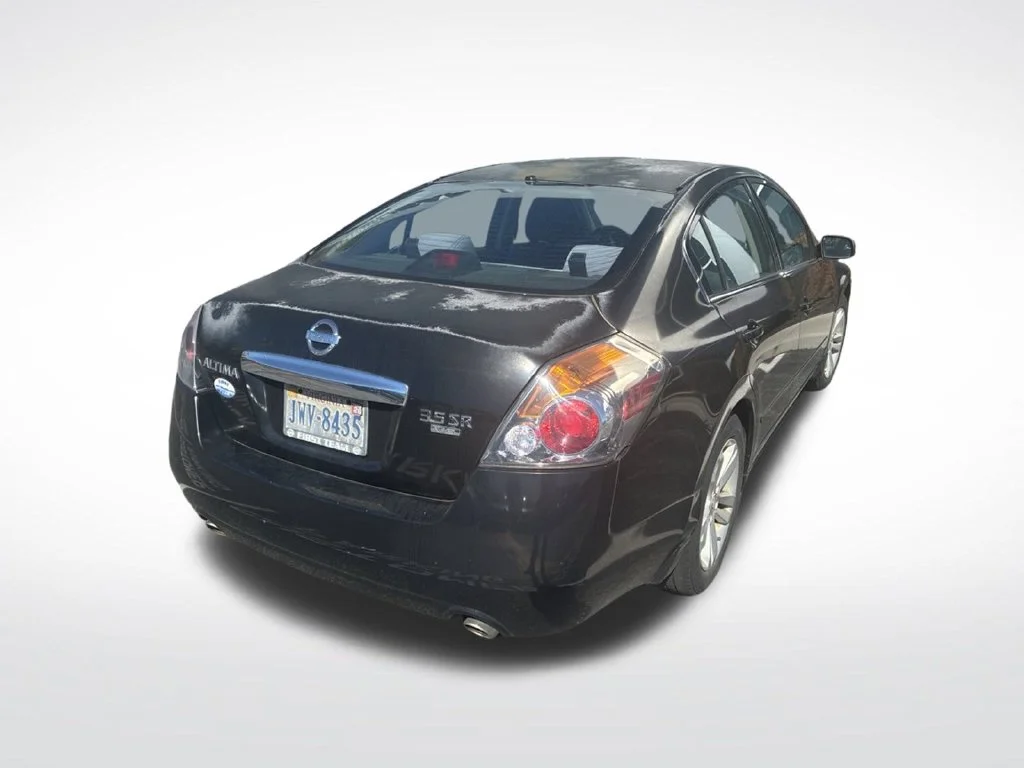 Used 2010 Black Nissan 3.5 SR image 3
