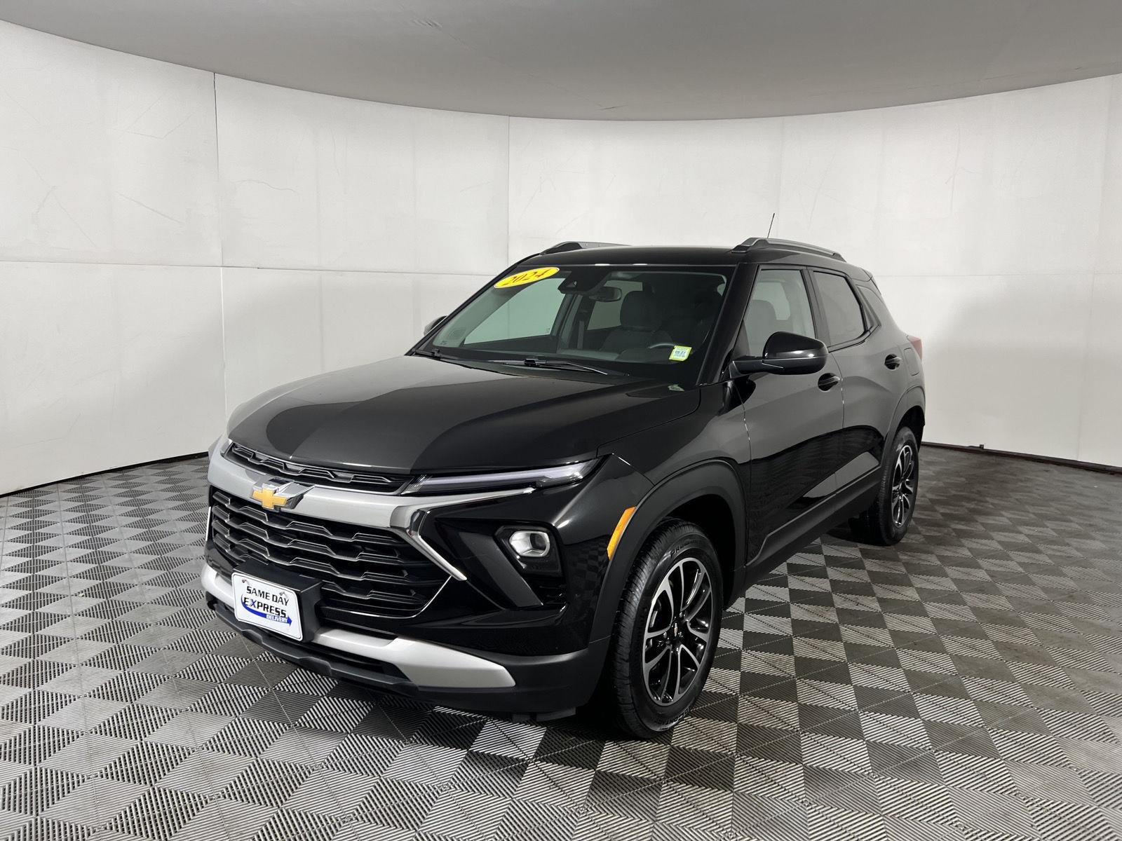Used 2024 Mosaic Black Metallic Chevrolet LT image 19