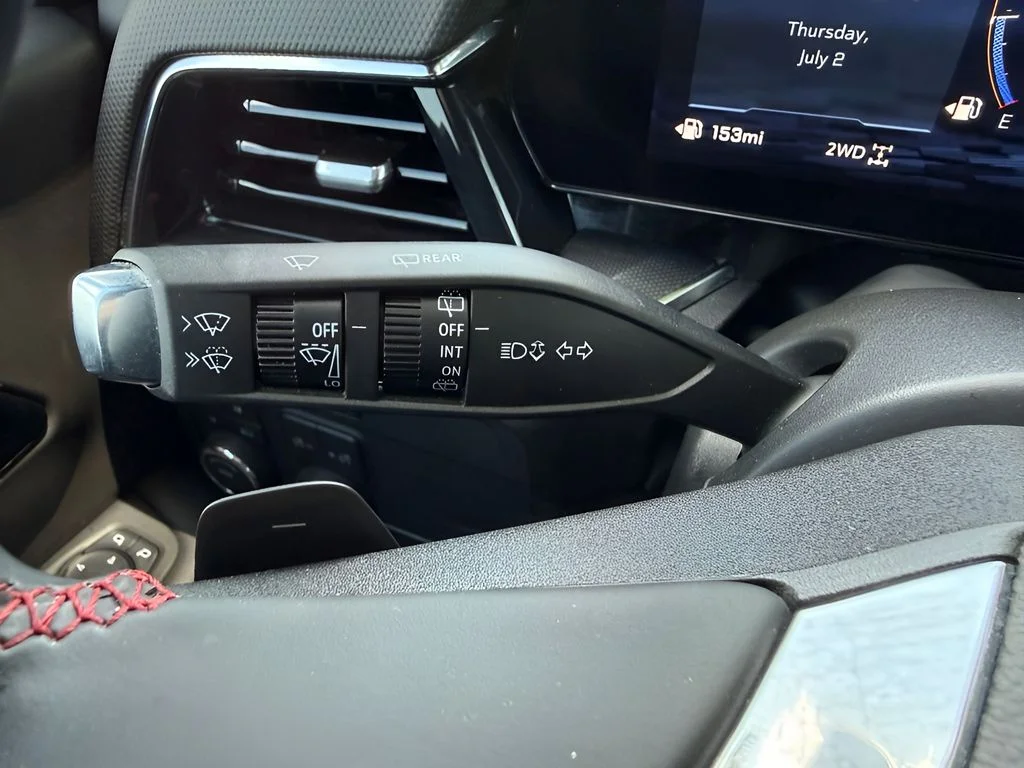 Used 2025  Chevrolet RST image 17