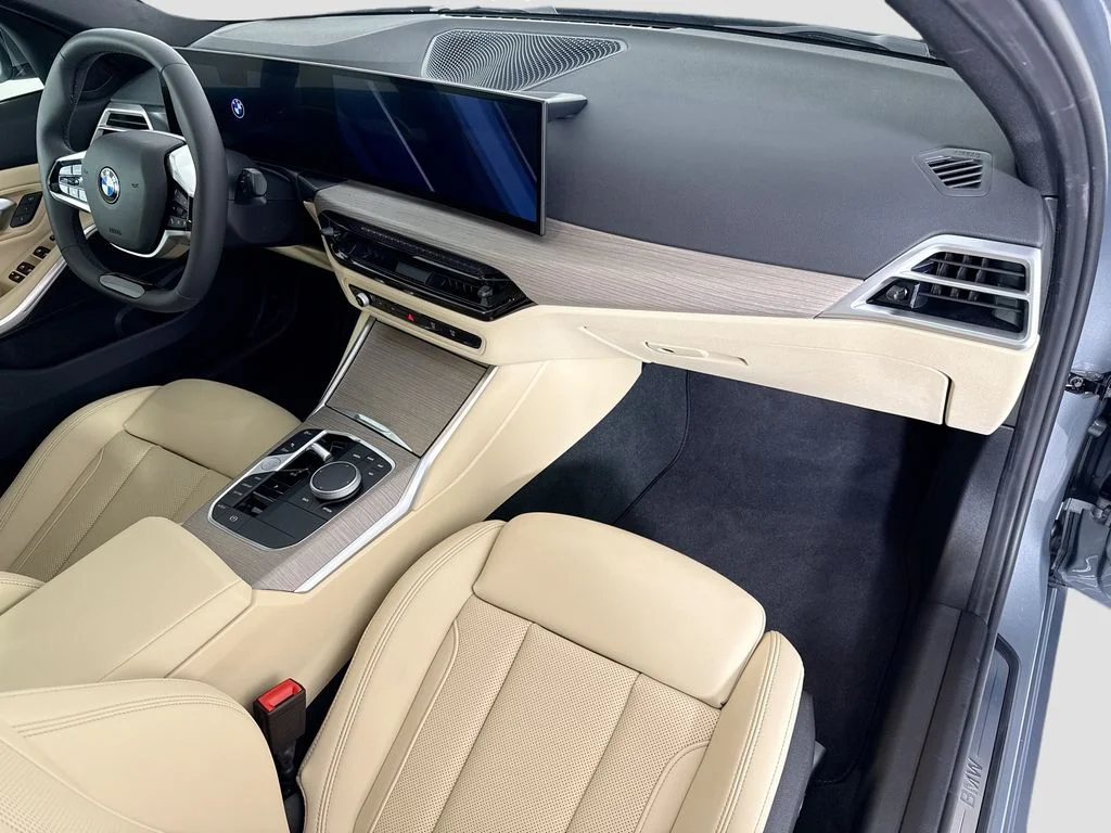 2025 BMW 3 Series 330i - Photo 18