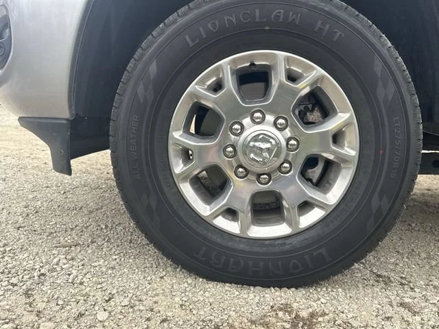 Used 2024 Silver Ram Laramie image 32