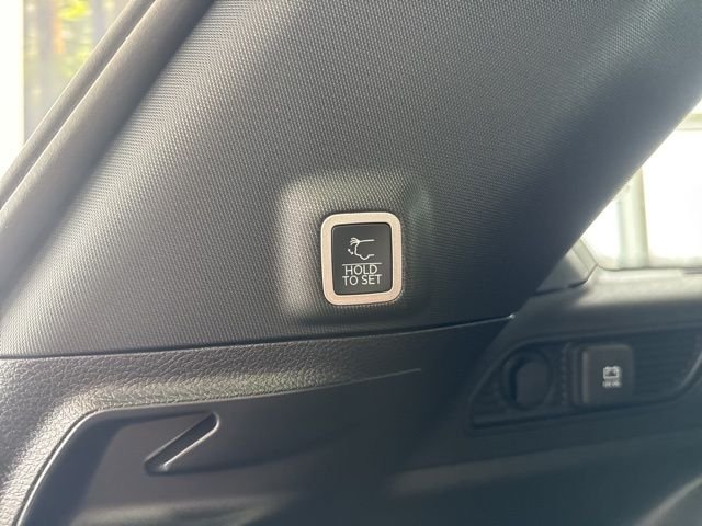 New 2026 Silver Zynith Exterior Paint Jeep Altitude image 9