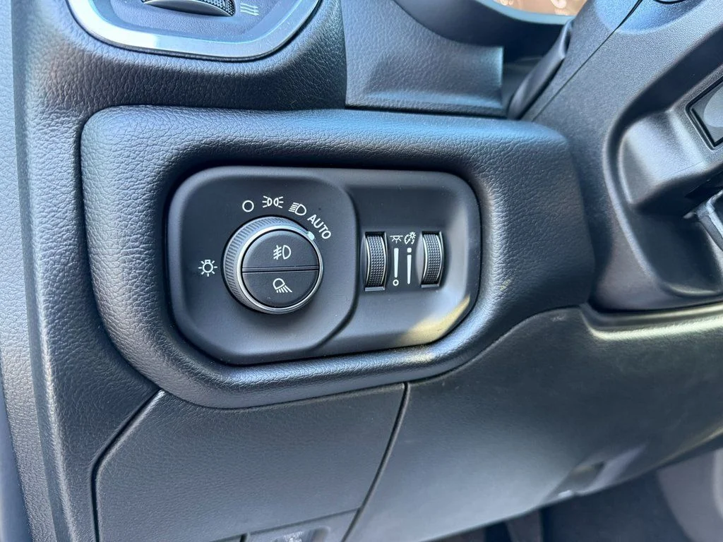 2026 RAM 3500 Laramie - Photo 17