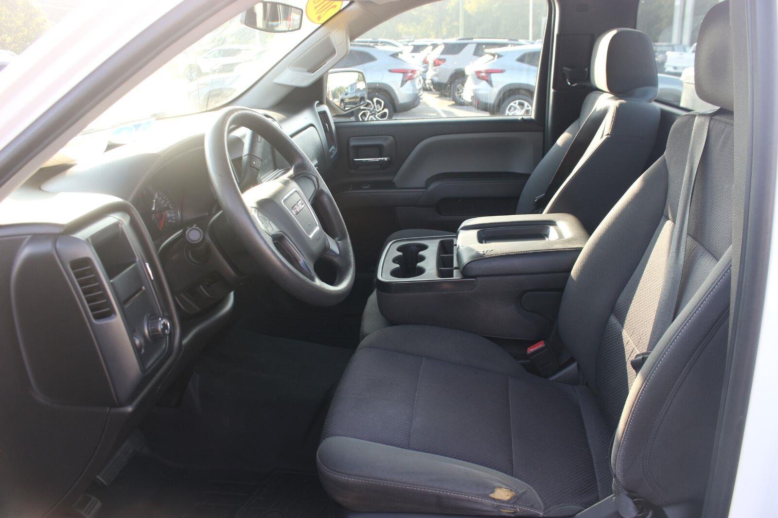 Used 2018 SUMMIT WHITE GMC 2WD Reg Cab 133.0" image 12