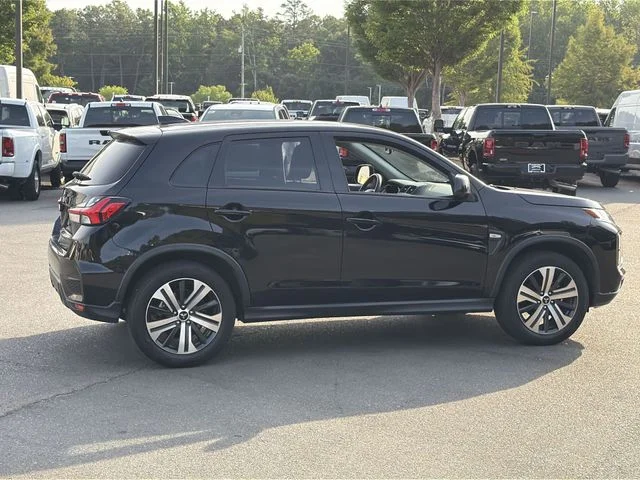 Used 2025 Black Mitsubishi  image 12