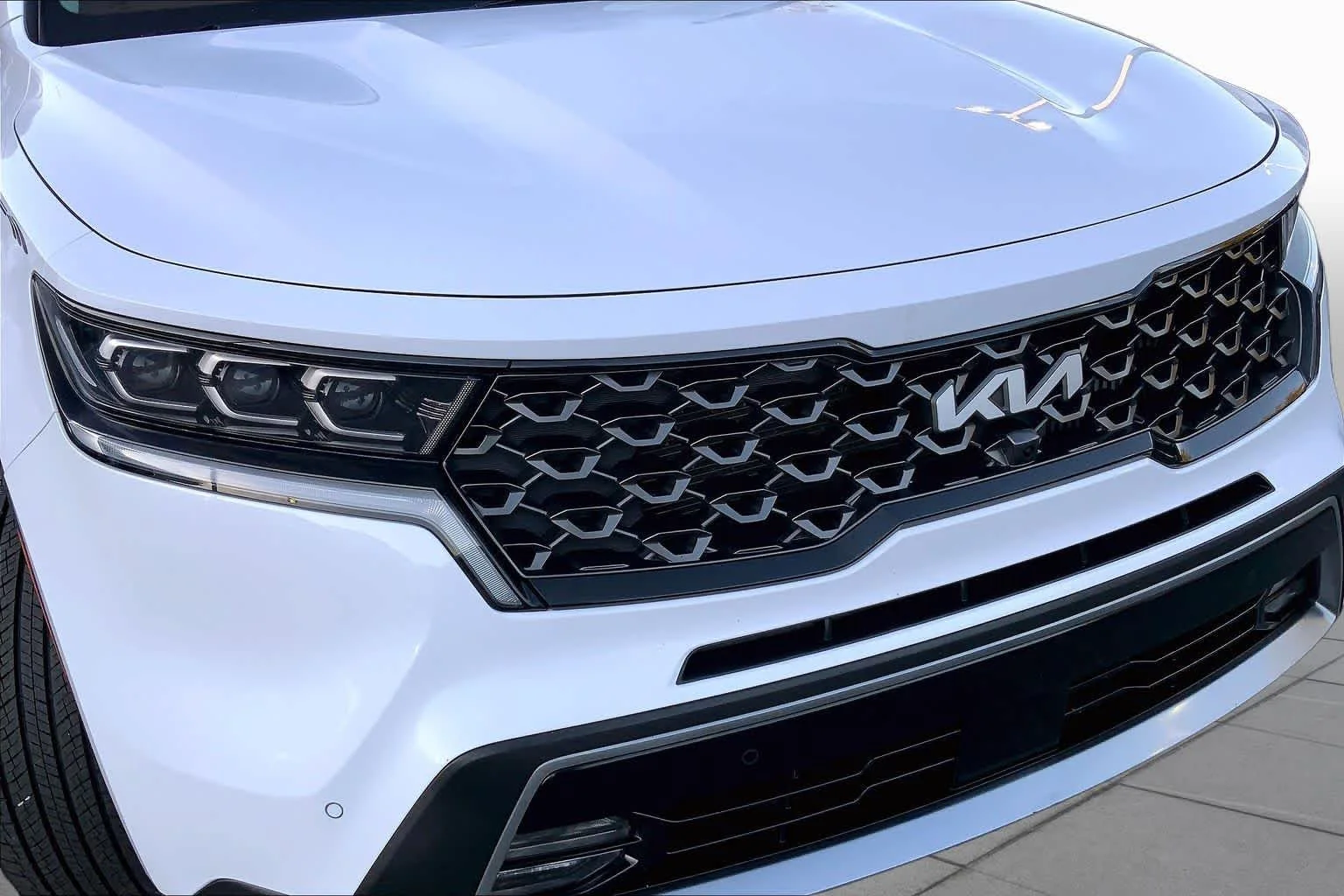 Used 2022 Glacial White Pearl Kia X-Line SX Prestige image 27