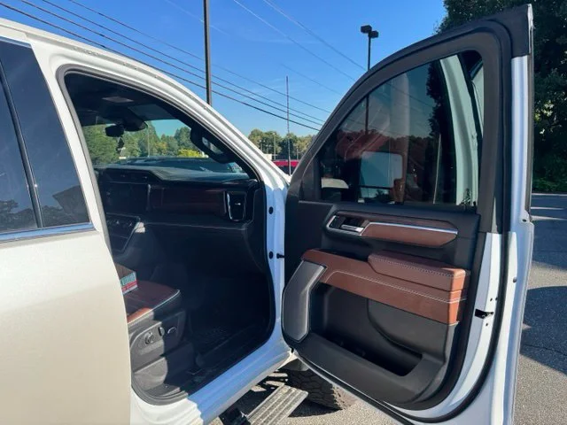 Used 2025 White GMC Denali Ultimate image 12
