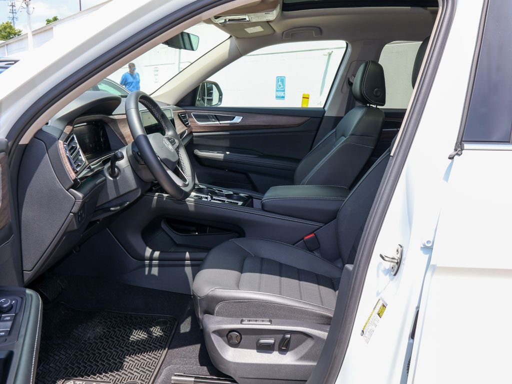 New 2026 White Volkswagen 2.0T SEL image 12