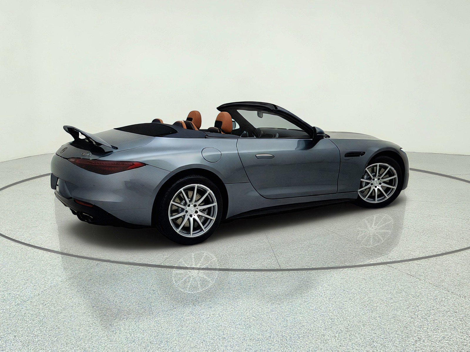 New 2027 Selenite Grey Metallic Mercedes-Benz AMG® SL 43 Roadster image 35