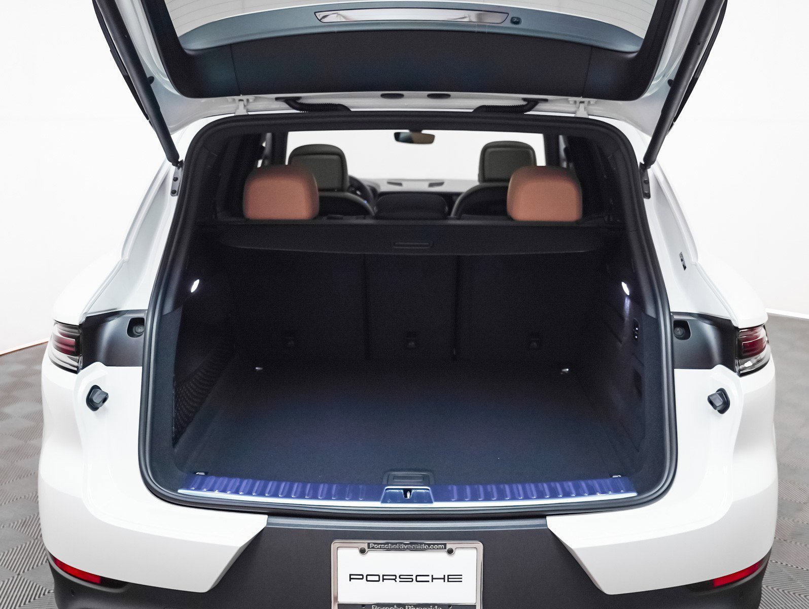 2026 Porsche Cayenne S - Photo 26