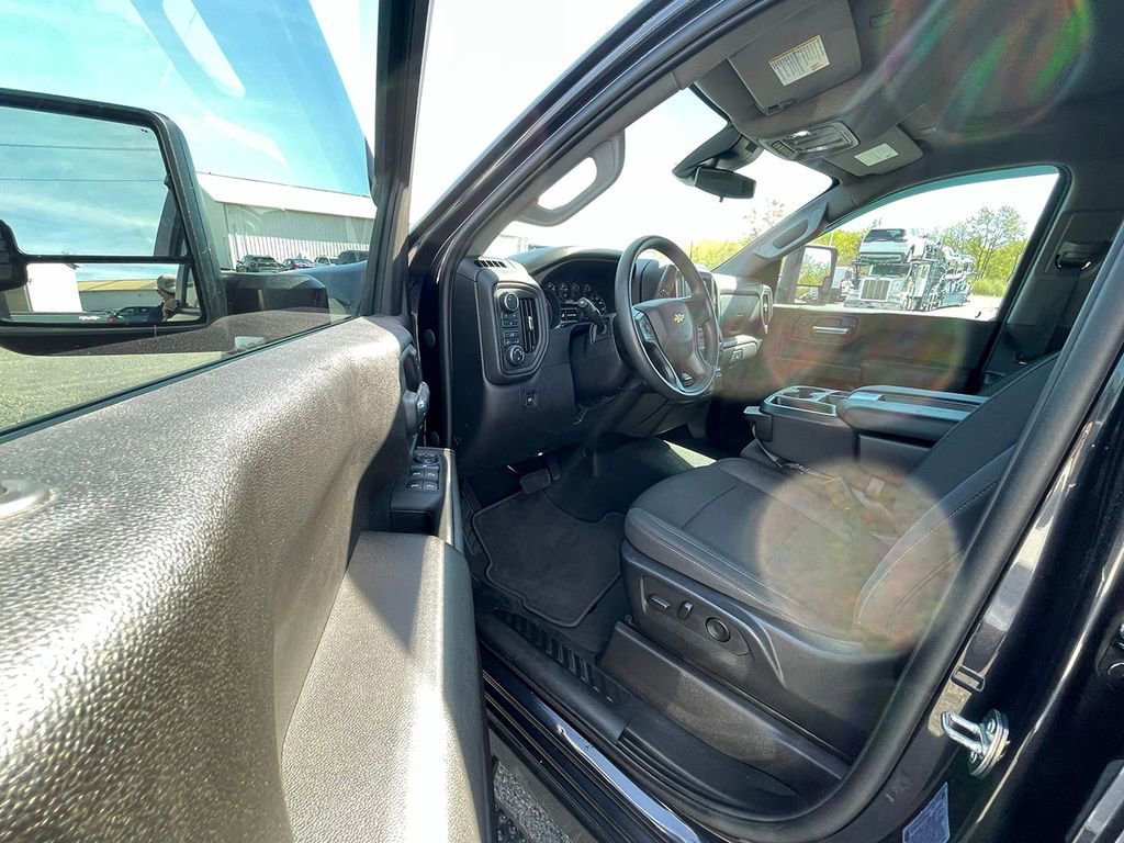 2024 Chevrolet Silverado 2500HD Custom - Photo 20