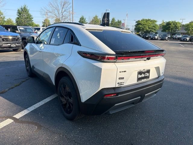 New 2026 Wind Chill Pearl <sup>1</sup> Toyota  SE image 8