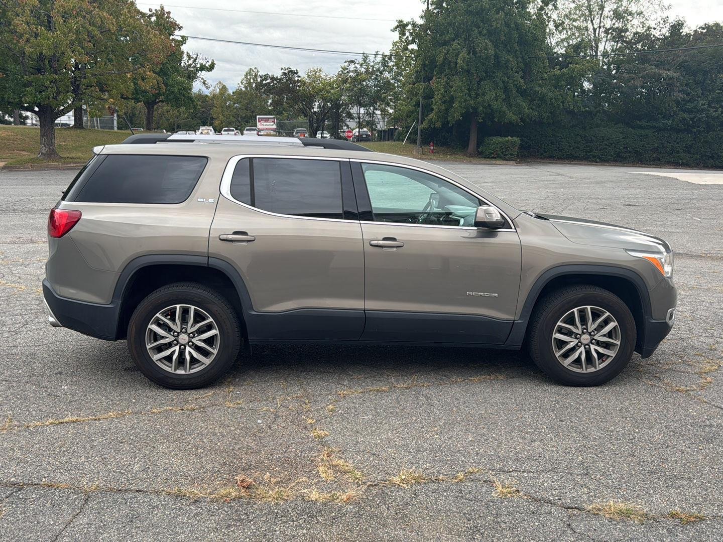 Used 2019 Pepperdust Metallic GMC SLE image 6