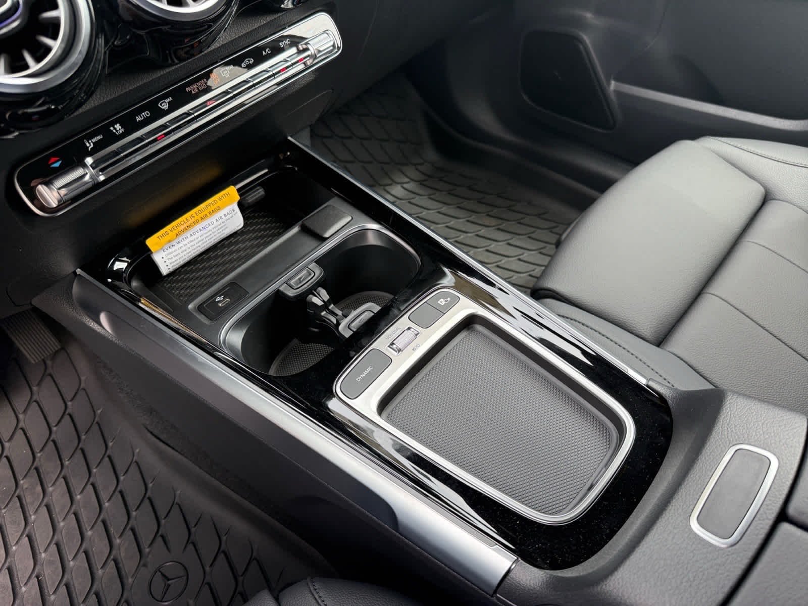 New 2026 Polar White Mercedes-Benz GLB 250 image 21