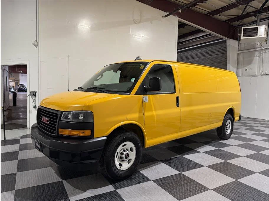 Certified Used 2018 Special Paint GMC Extended Van 3D image 9