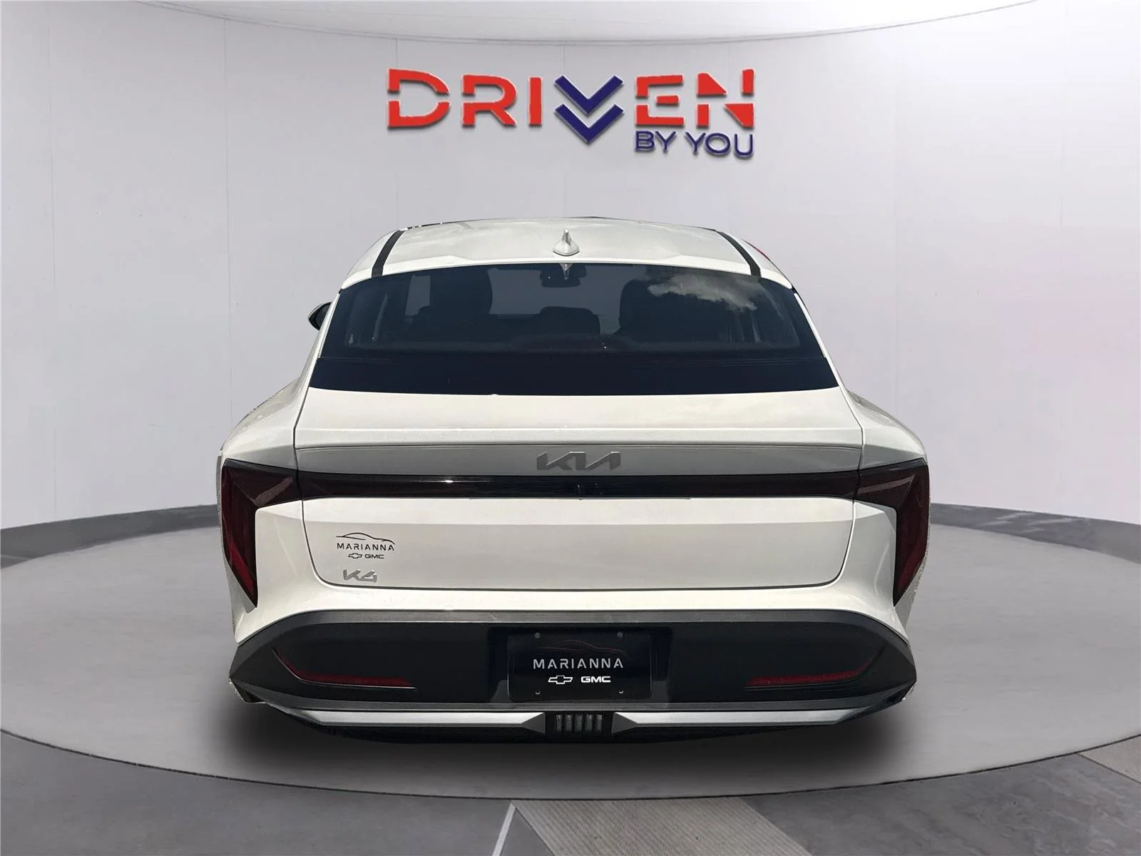 Used 2025 Snow White Pearl Kia LXS image 5