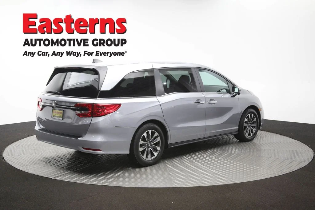 Used 2023 Silver Honda EX-L image 43