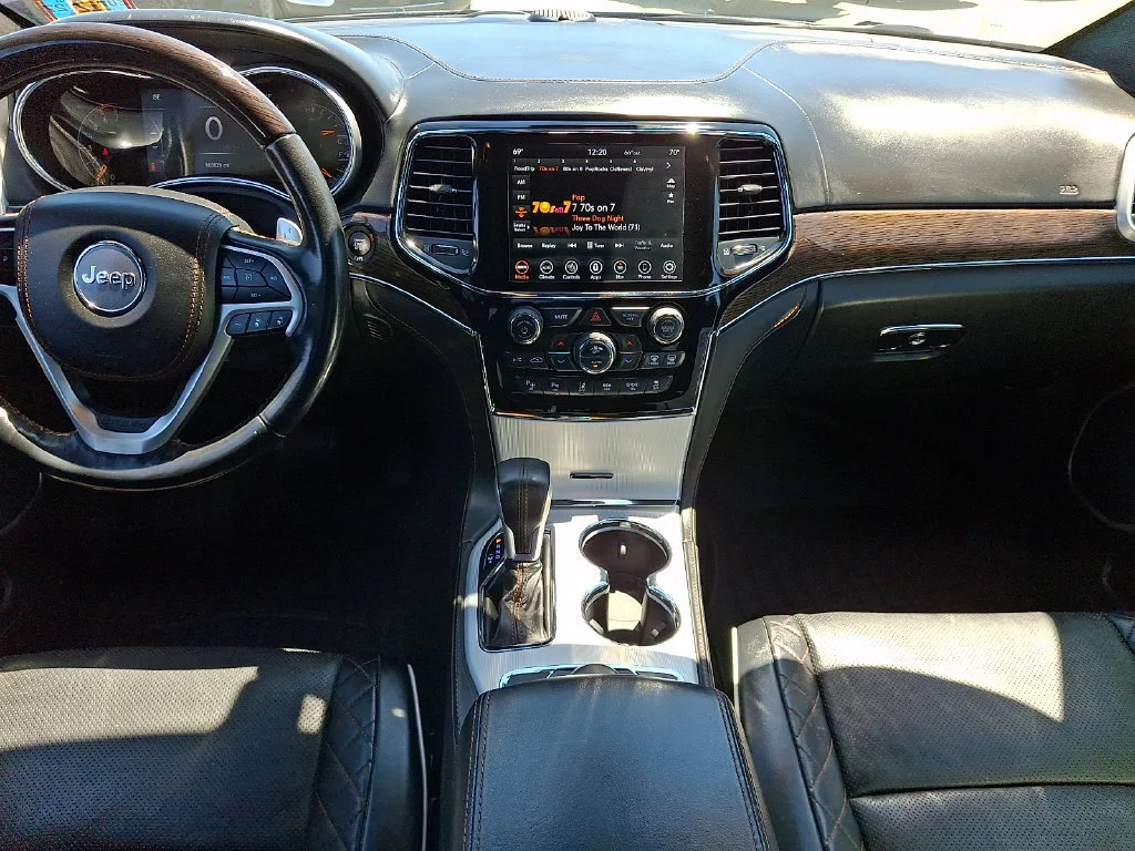 Used 2021 Diamond Black Crystal Pearlcoat Jeep Summit image 16
