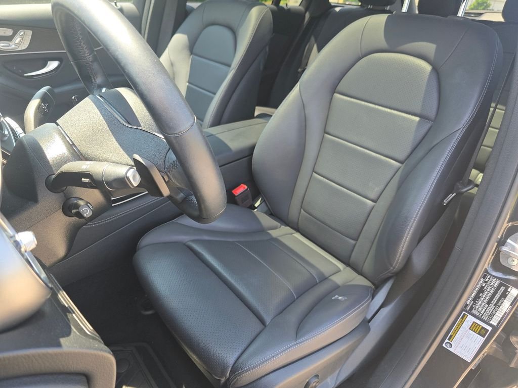 Used 2020 Graphite Gray Metallic Mercedes-Benz GLC 300 image 25
