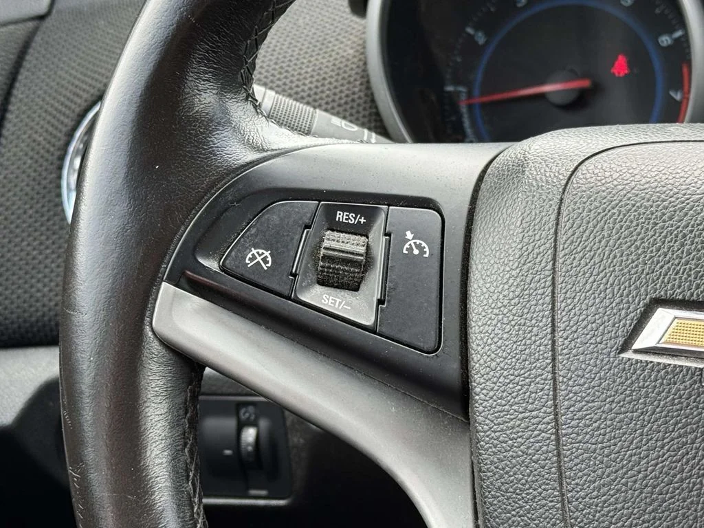Used 2014 Red Chevrolet 1LT image 21