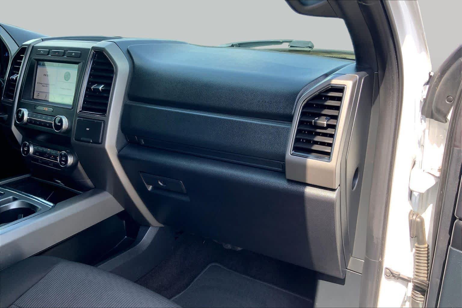 Used 2019 Oxford White Ford XLT image 17