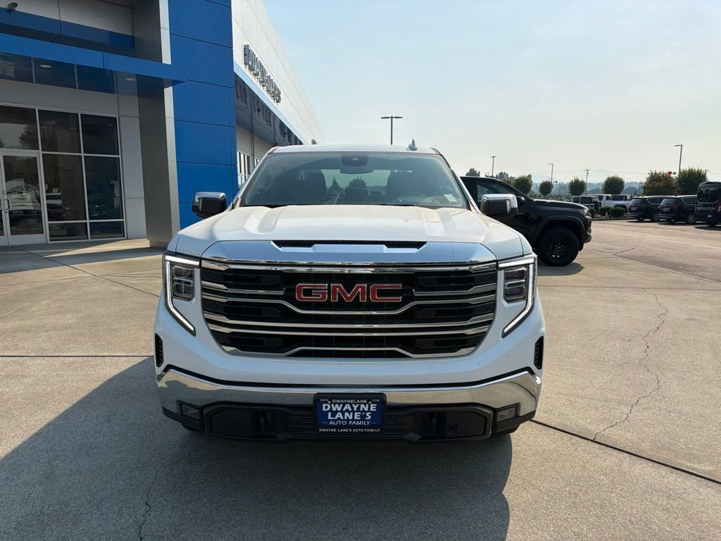 Used 2025 Summit White GMC SLT image 9