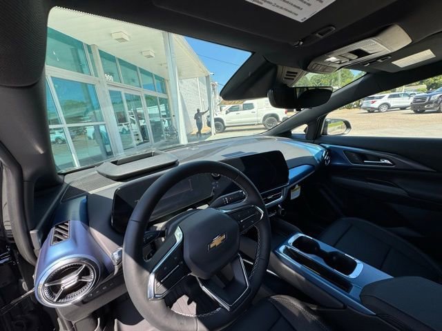 2025 Chevrolet Equinox EV 1LT - Photo 13