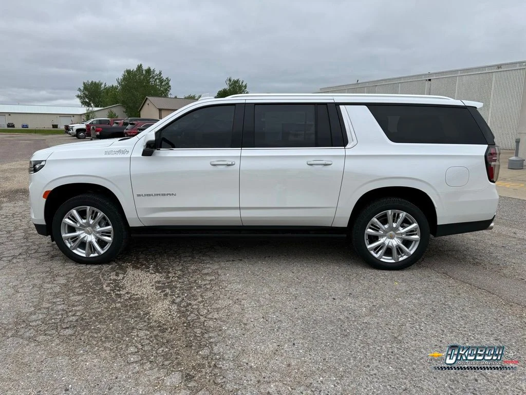 Used 2024 Beige Chevrolet High Country image 6