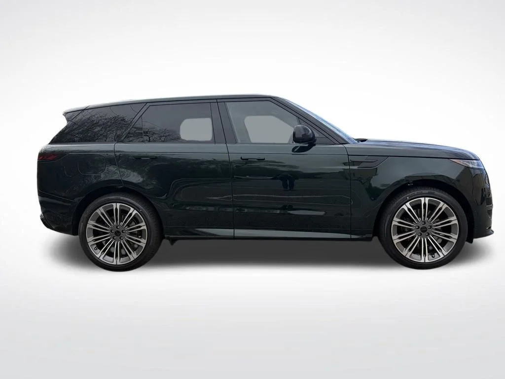New 2026 Green Land Rover Dynamic SE image 5