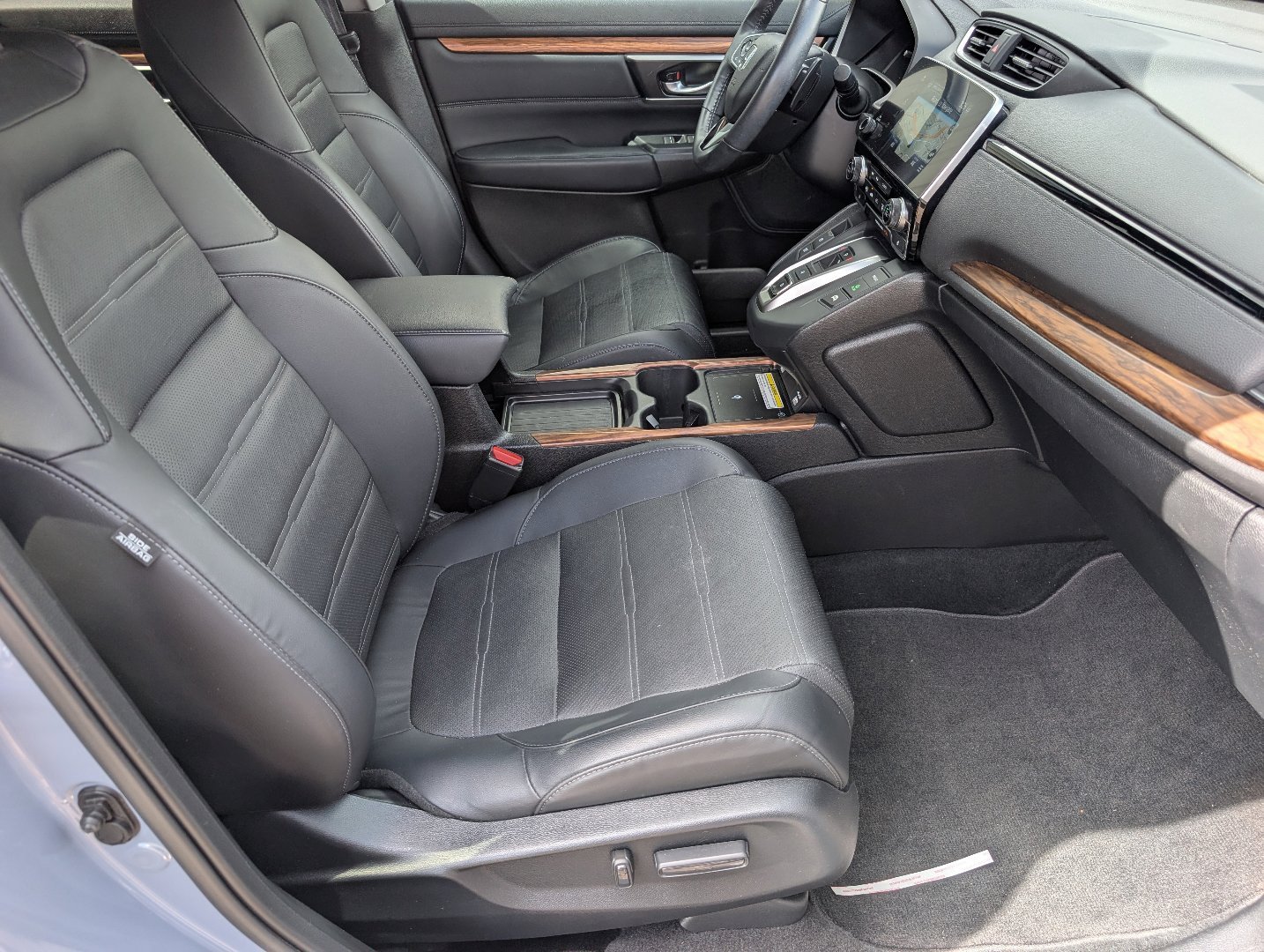 Used 2022 Obsidian Blue Pearl Honda Touring image 11