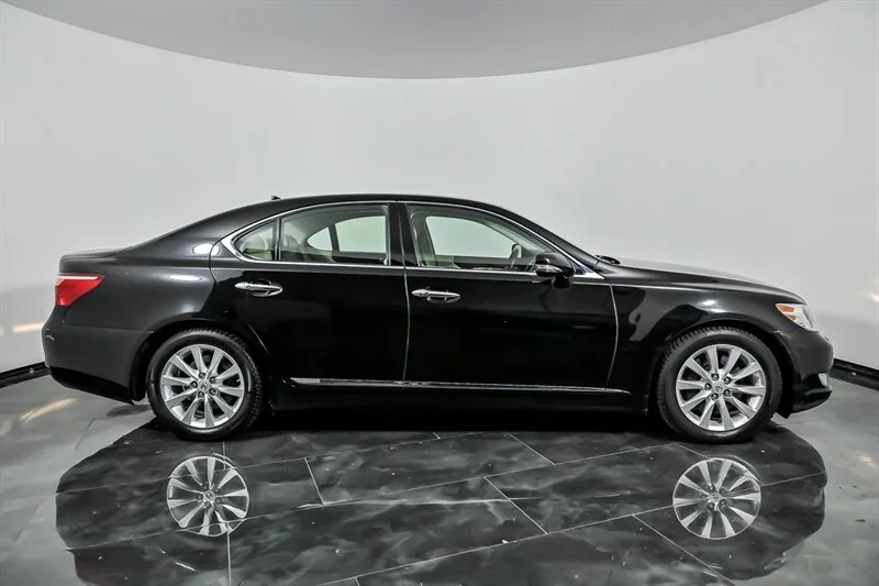Used 2012 Obsidian Lexus  image 10