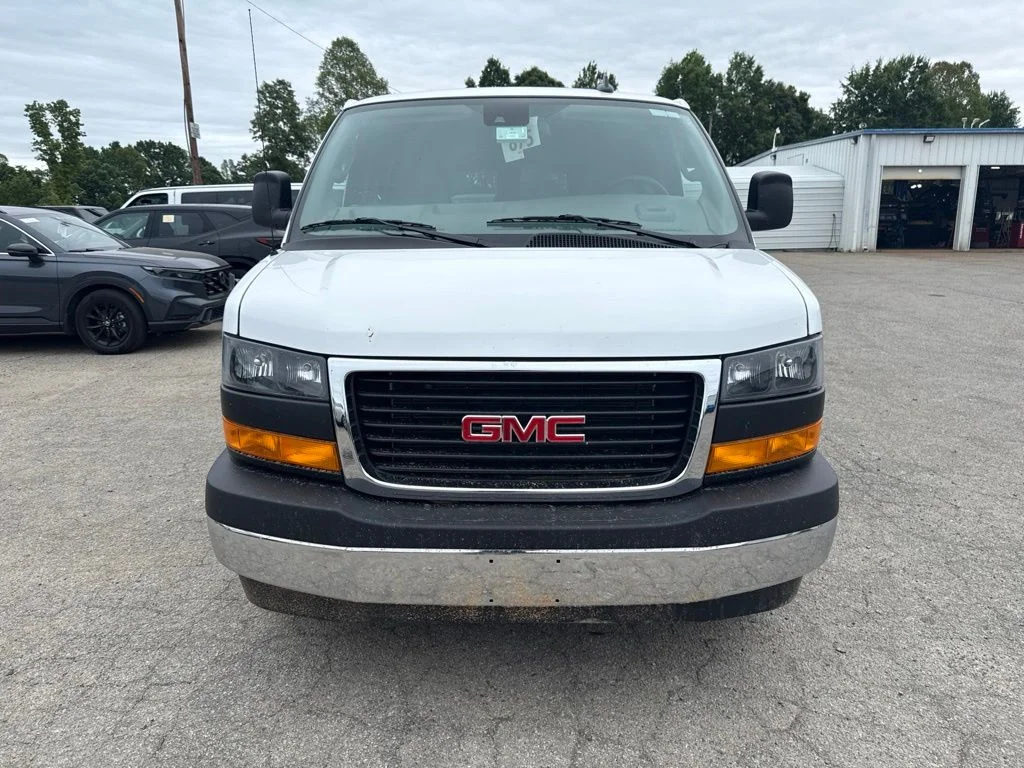 Used 2025 White GMC LT image 6