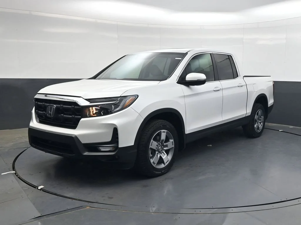 Certified Used 2026 Platinum White Pearl Honda RTL image 8