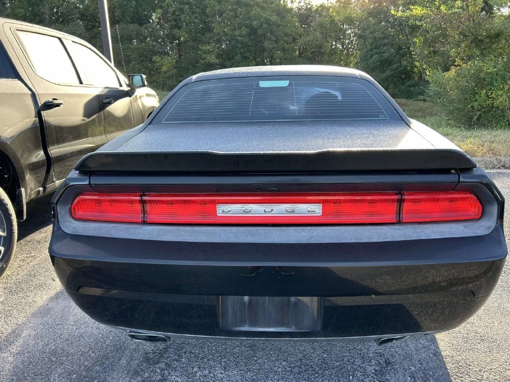 Used 2014 Black Dodge SXT image 4