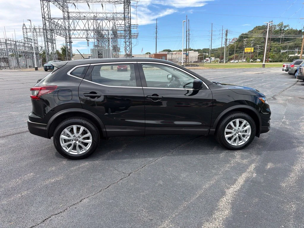 Used 2021 Black Nissan S image 10