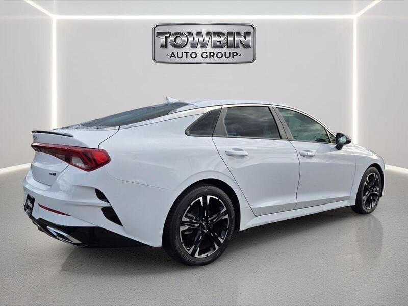 Used 2022 White Pearl KIA GT-LINE AUTO AWD image 4
