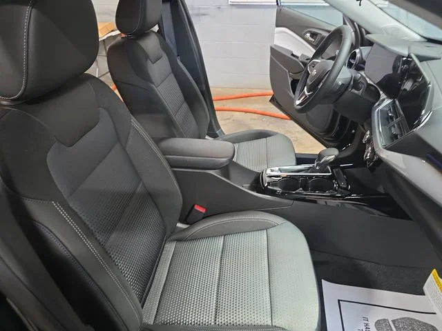 New 2026 Mosaic Black Metallic Chevrolet LT image 11