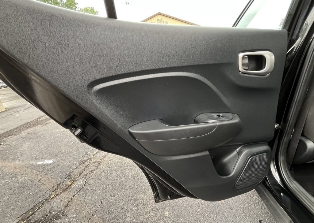 2023 Hyundai Venue SE - Photo 15