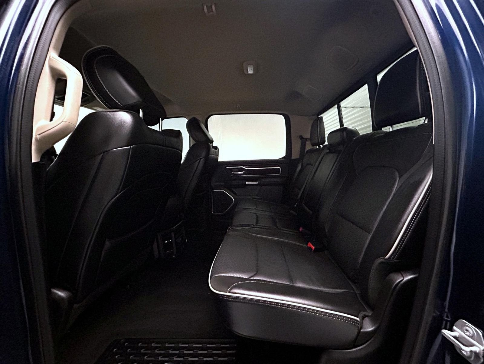 Used 2020 Blue Ram Laramie image 19