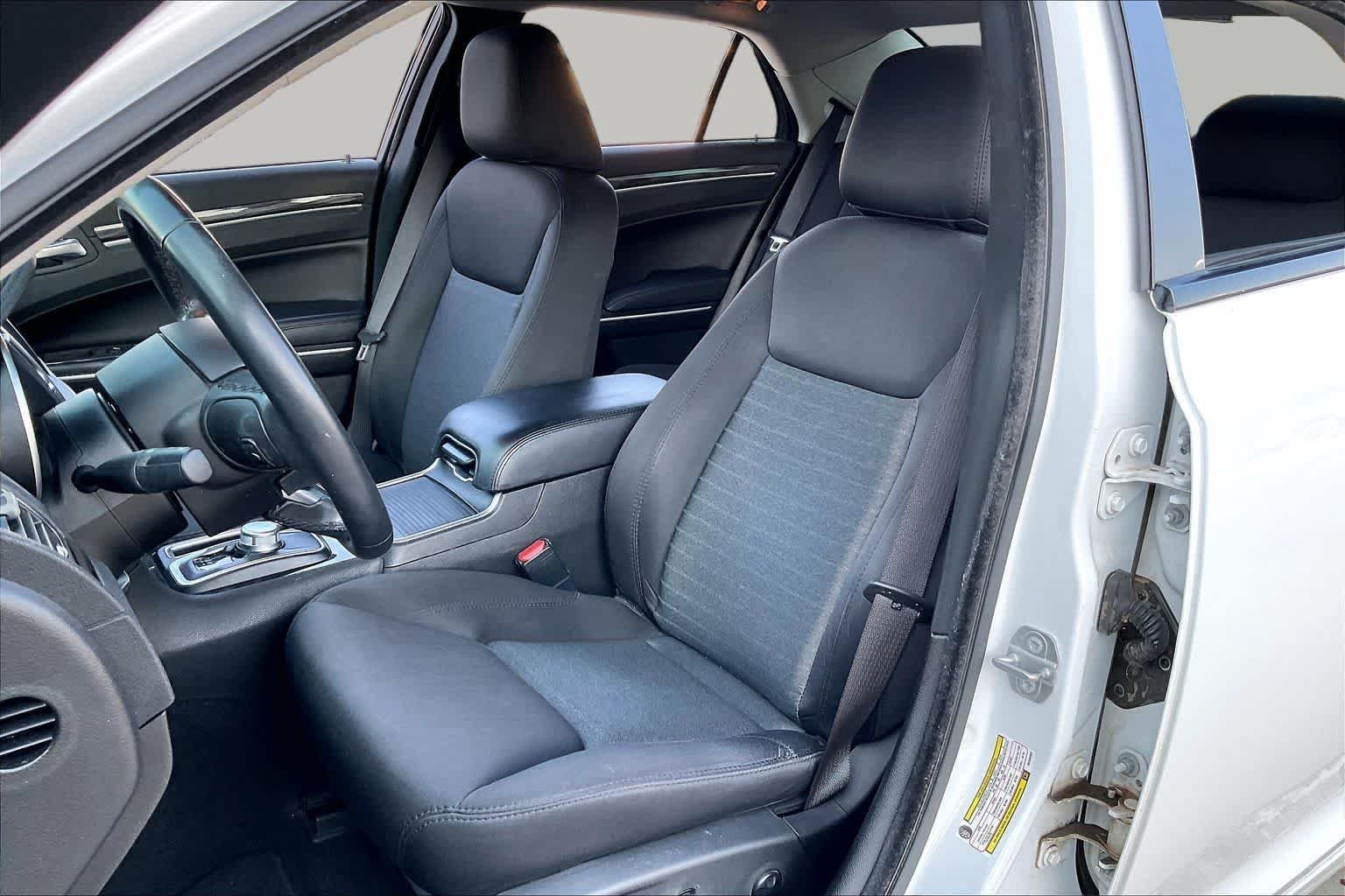 Used 2021 Bright White Clearcoat Chrysler Touring image 7