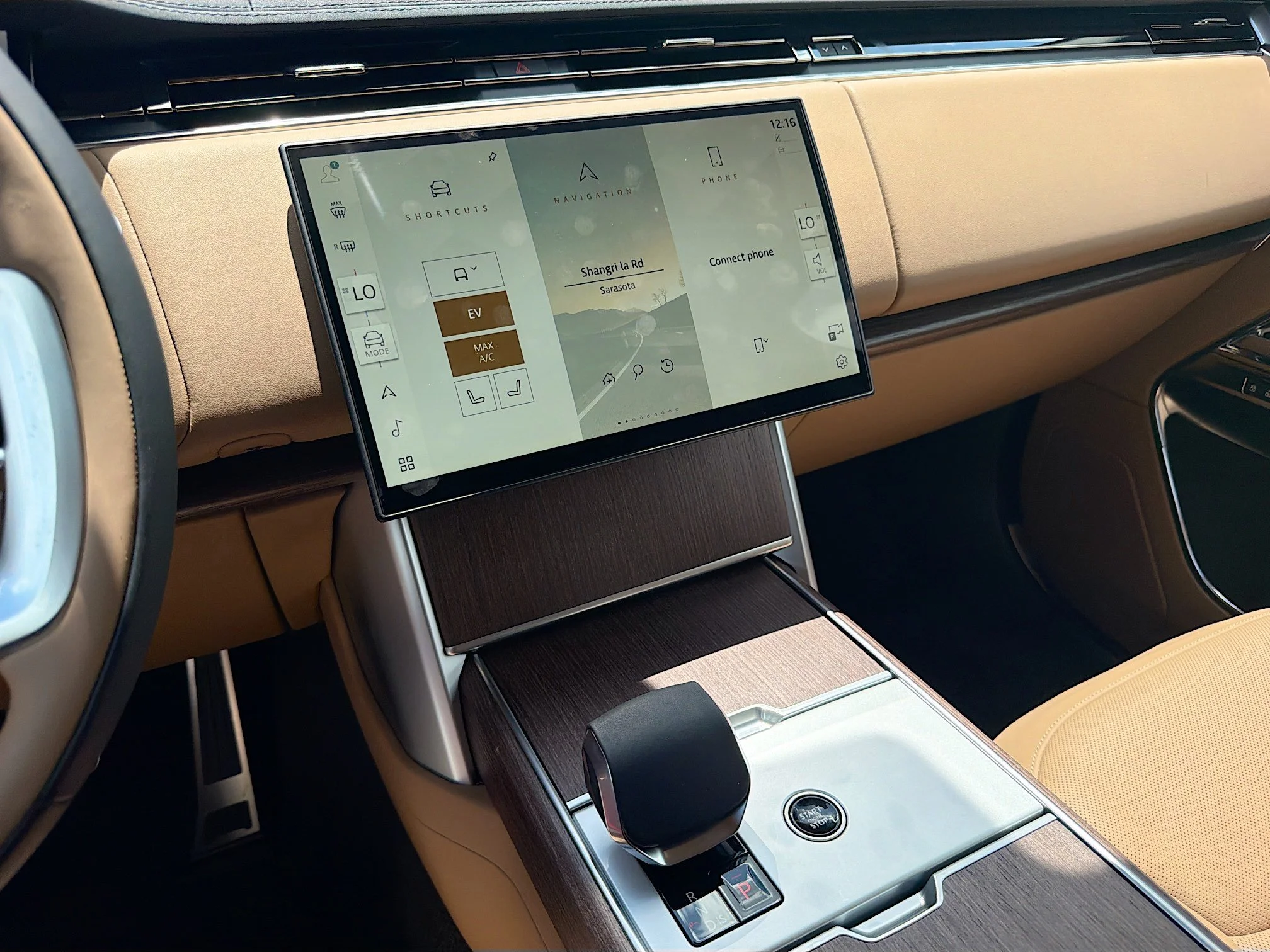 New 2026 Fuji White Land Rover SE image 29