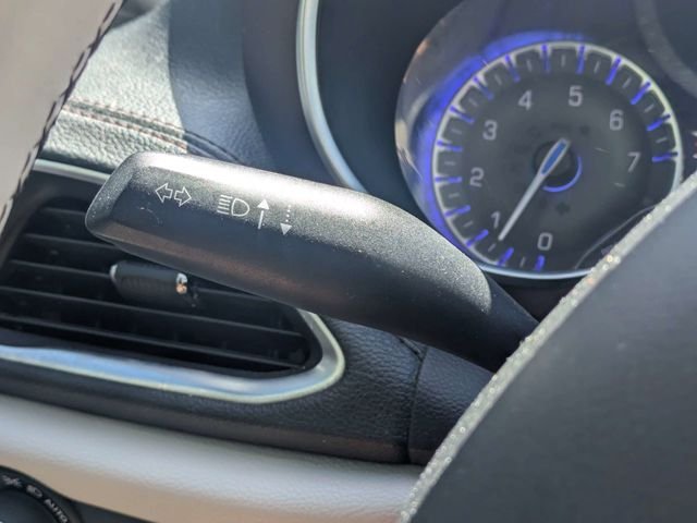 Used 2020 Silver Chrysler Limited image 28