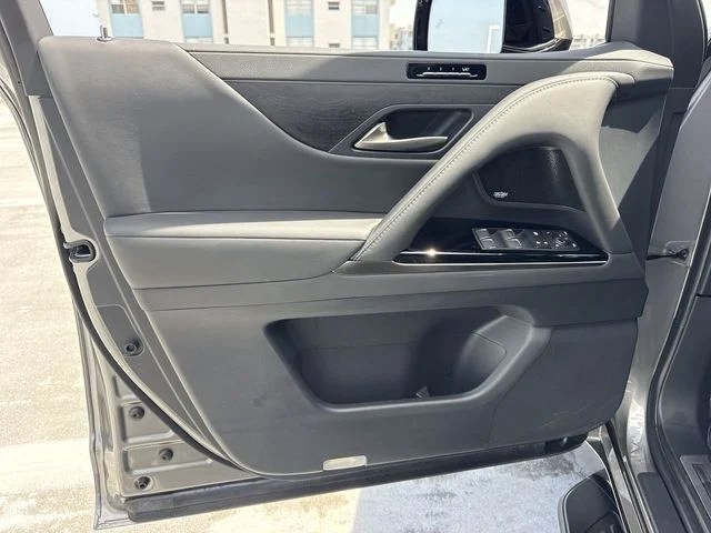 Used 2024 Gray Lexus 600 Luxury image 13